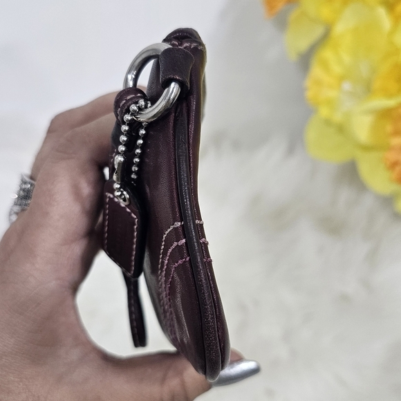 Coach wristlet leather wine color - Picture 7 of 9